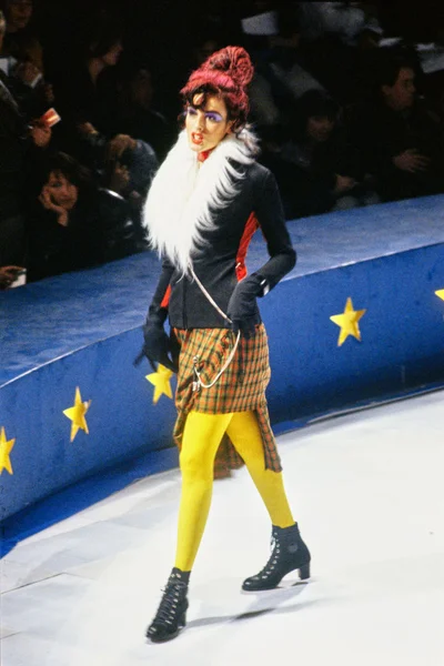 Look 48